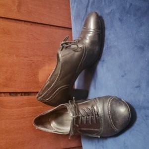 Naturalizers black oxford heel